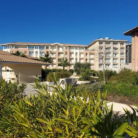 Cap Hermes 31m2 Vue Port Climatise Piscine, Apartment